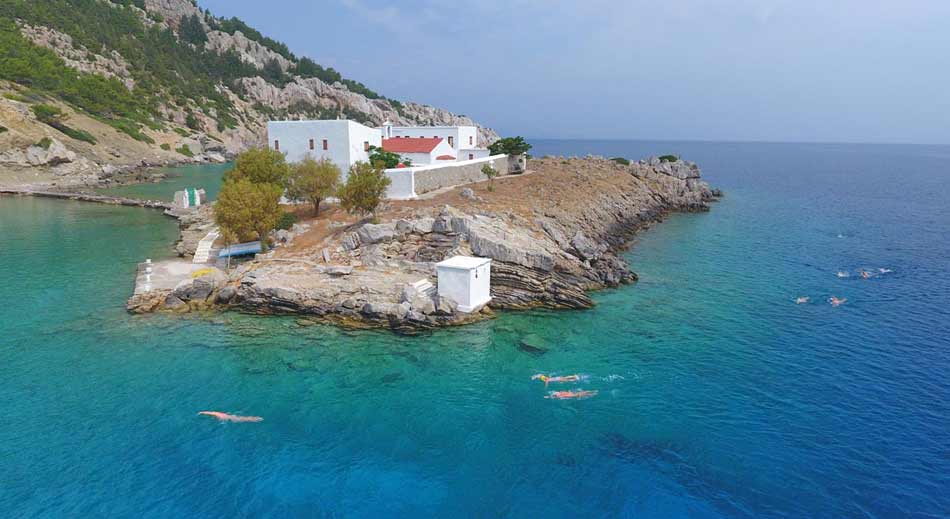 Swimming-Training-Camps